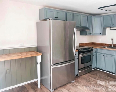 104 Malvern Drive - Photo Thumbnail 5