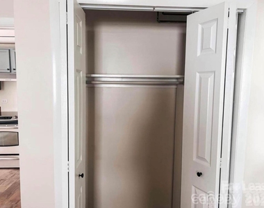 104 Malvern Drive - Photo Thumbnail 3