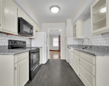 916 Pierce Arrow Drive - Photo Thumbnail 7