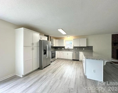 8002 Browne Road - Photo Thumbnail 3