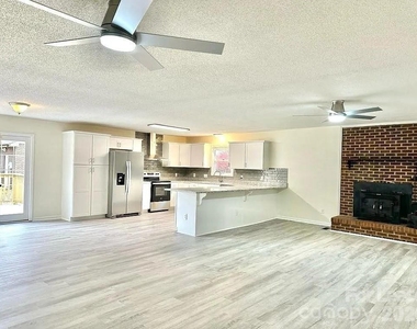 8002 Browne Road - Photo Thumbnail 2