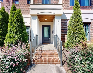 617 W Worthington Avenue - Photo Thumbnail 1