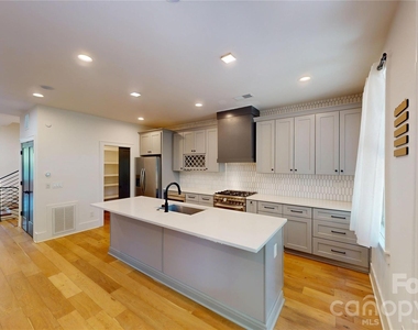 617 W Worthington Avenue - Photo Thumbnail 7