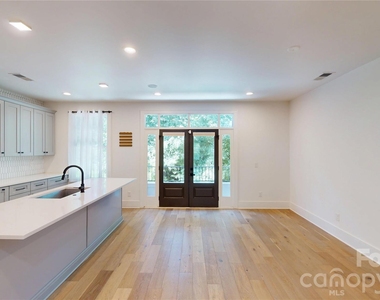 617 W Worthington Avenue - Photo Thumbnail 5