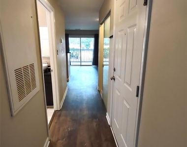 505 N Graham Street - Photo Thumbnail 6