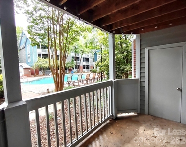 505 N Graham Street - Photo Thumbnail 11