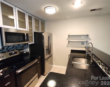 505 N Graham Street - Photo Thumbnail 1