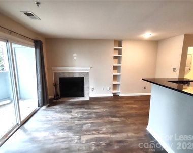 505 N Graham Street - Photo Thumbnail 5