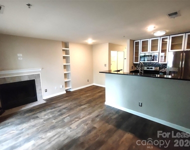 505 N Graham Street - Photo Thumbnail 4