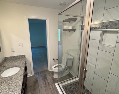 417 W 8th Street - Photo Thumbnail 8