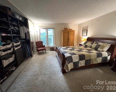 417 W 8th Street - Photo Thumbnail 7