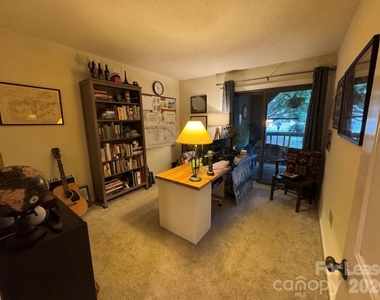 417 W 8th Street - Photo Thumbnail 11