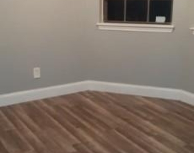 2202 Greenbriar Court - Photo Thumbnail 4