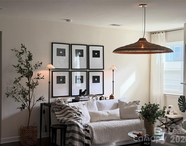 16233 Kelby Cove - Photo Thumbnail 8
