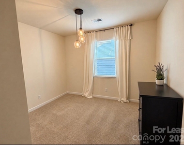 16233 Kelby Cove - Photo Thumbnail 10