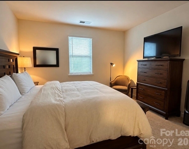 16233 Kelby Cove - Photo Thumbnail 15