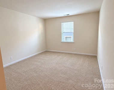 16233 Kelby Cove - Photo Thumbnail 14