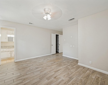 213 W Dorris Drive - Photo Thumbnail 18