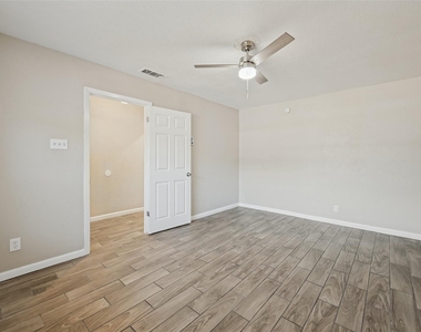 213 W Dorris Drive - Photo Thumbnail 12