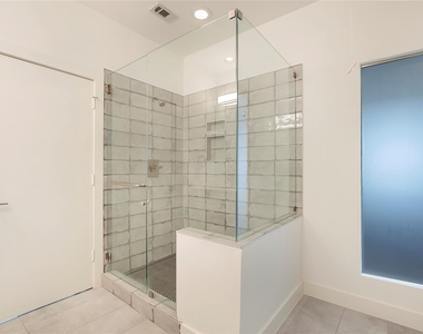 4634 Virginia Avenue - Photo Thumbnail 24