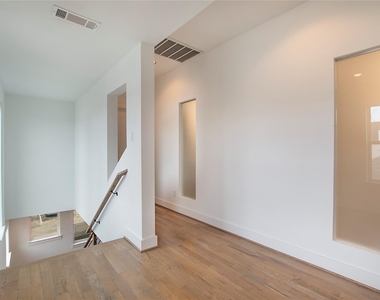 4634 Virginia Avenue - Photo Thumbnail 12