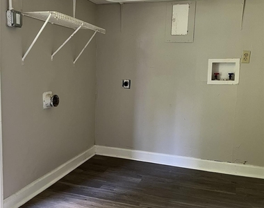 4024 Abbeydale Drive - Photo Thumbnail 6