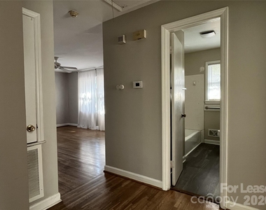 4024 Abbeydale Drive - Photo Thumbnail 16
