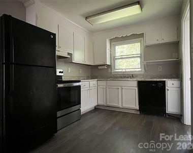 4024 Abbeydale Drive - Photo Thumbnail 4
