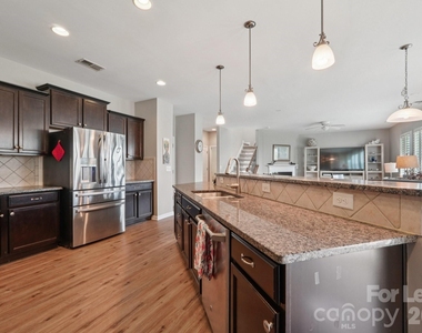 5016 Riverdale Drive - Photo Thumbnail 11