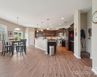 5016 Riverdale Drive - Photo Thumbnail 9