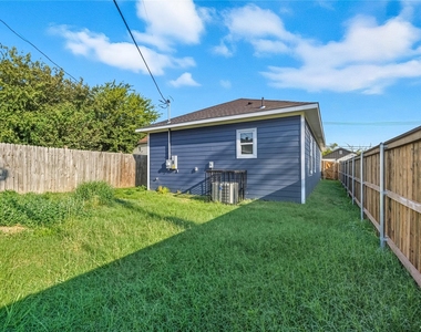 914 E Tucker Street - Photo Thumbnail 16