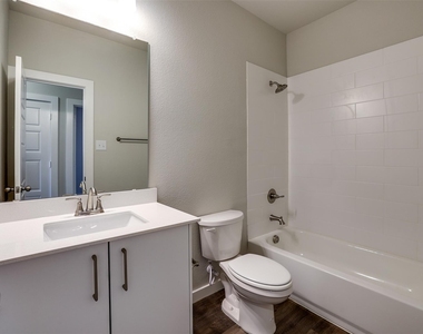 657 Blackland Drive - Photo Thumbnail 12