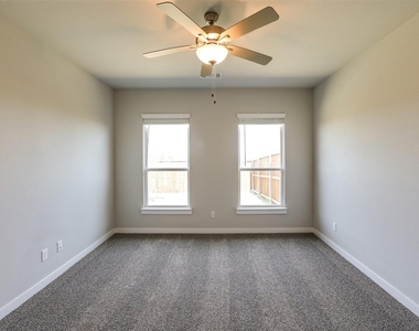 657 Blackland Drive - Photo Thumbnail 19