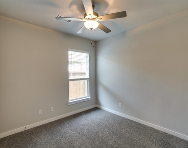 657 Blackland Drive - Photo Thumbnail 13
