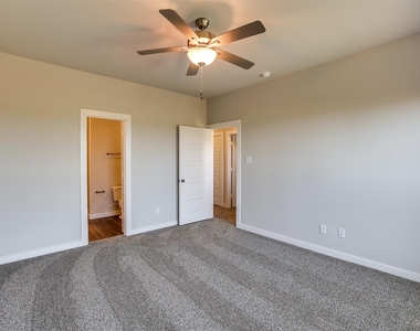 657 Blackland Drive - Photo Thumbnail 20