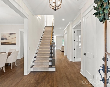 2520 Laburnum Avenue - Photo Thumbnail 3