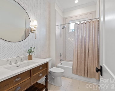 2520 Laburnum Avenue - Photo Thumbnail 6