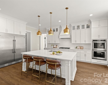 2520 Laburnum Avenue - Photo Thumbnail 12