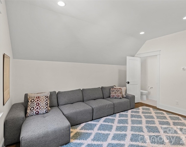 2520 Laburnum Avenue - Photo Thumbnail 40