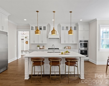 2520 Laburnum Avenue - Photo Thumbnail 11