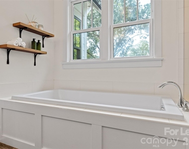 2520 Laburnum Avenue - Photo Thumbnail 29