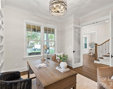 2520 Laburnum Avenue - Photo Thumbnail 5
