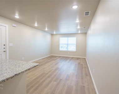 326 Colorado Street - Photo Thumbnail 2
