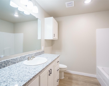 326 Colorado Street - Photo Thumbnail 13