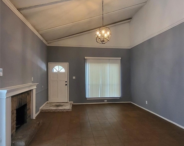 305 Trinidad Drive - Photo Thumbnail 13