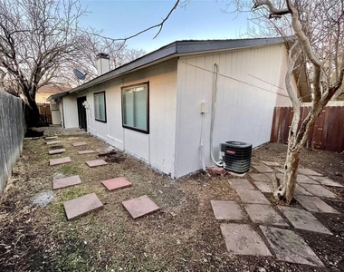 305 Trinidad Drive - Photo Thumbnail 16