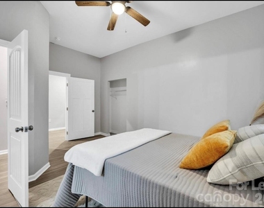 426 Arch Street - Photo Thumbnail 8