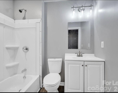 426 Arch Street - Photo Thumbnail 9