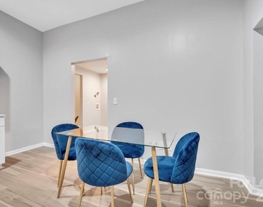 426 Arch Street - Photo Thumbnail 2