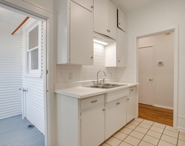1622 Mistletoe Boulevard - Photo Thumbnail 11